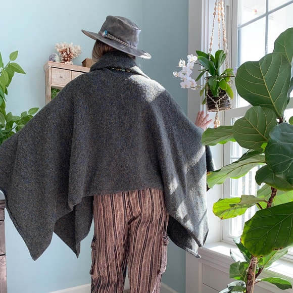 Slouchy Soft Poncho - Picture 3 of 4